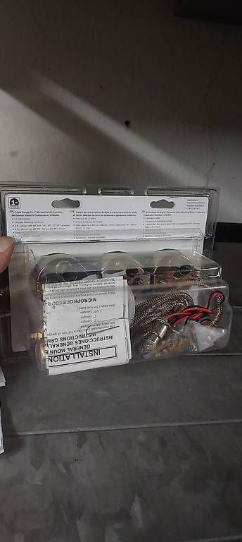 Messen: Sun  Gauge  Oil Pressure/Voltmeter/Water Temp Chrome – Neu und originalverpackt aus Bülach von Hakenbusch 1