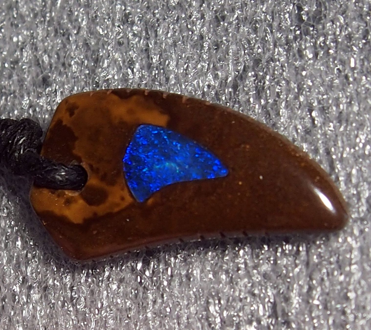 Pietre preziose: 22 ct.  Koroitopal mit Blackopal-Einlage, TOP-Funken! – Nuovo e nell'imballaggio originale da Reinach BL venduto da Marcopal
