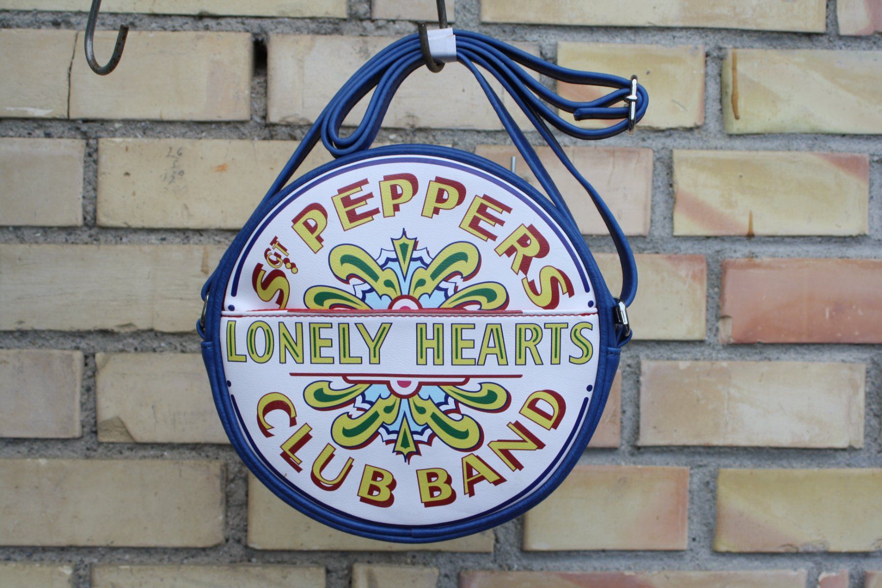 Borse: BEATLES TASCHE APPLE ST PEPPERS ... – Usato da Wauwil venduto da Pneuedy 8