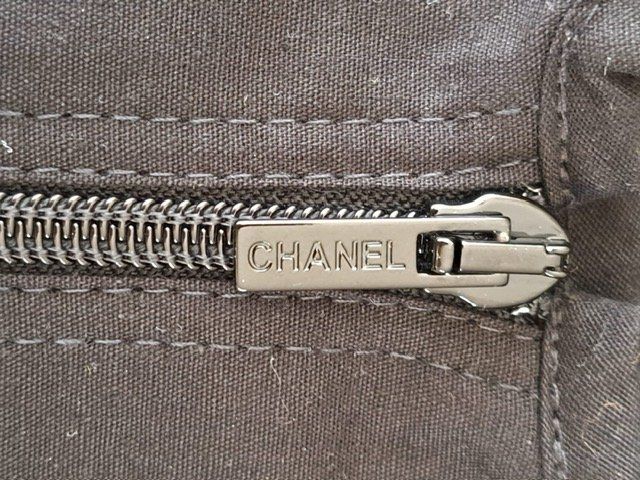 Chanel Borse: edler Kleidersack von CHANEL – Nuovo (secondo la descrizione) da Neuhausen am Rheinfall venduto da mariess 2