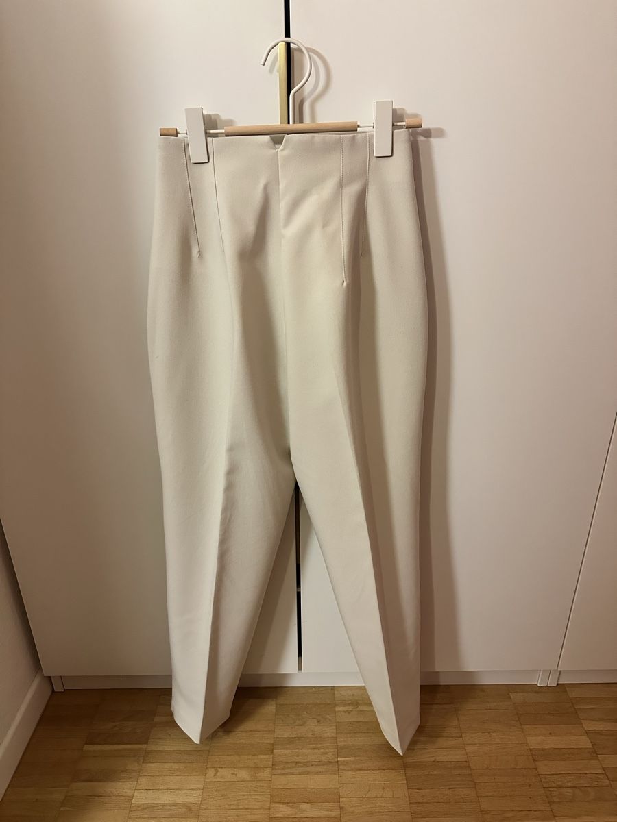 Zara Pantaloni: Zara Hose mit hohem Bund – Nuovo (secondo la descrizione) da zürich venduto da sdxki 1