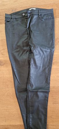 Schöne Hose in Lederoptik von Esprit