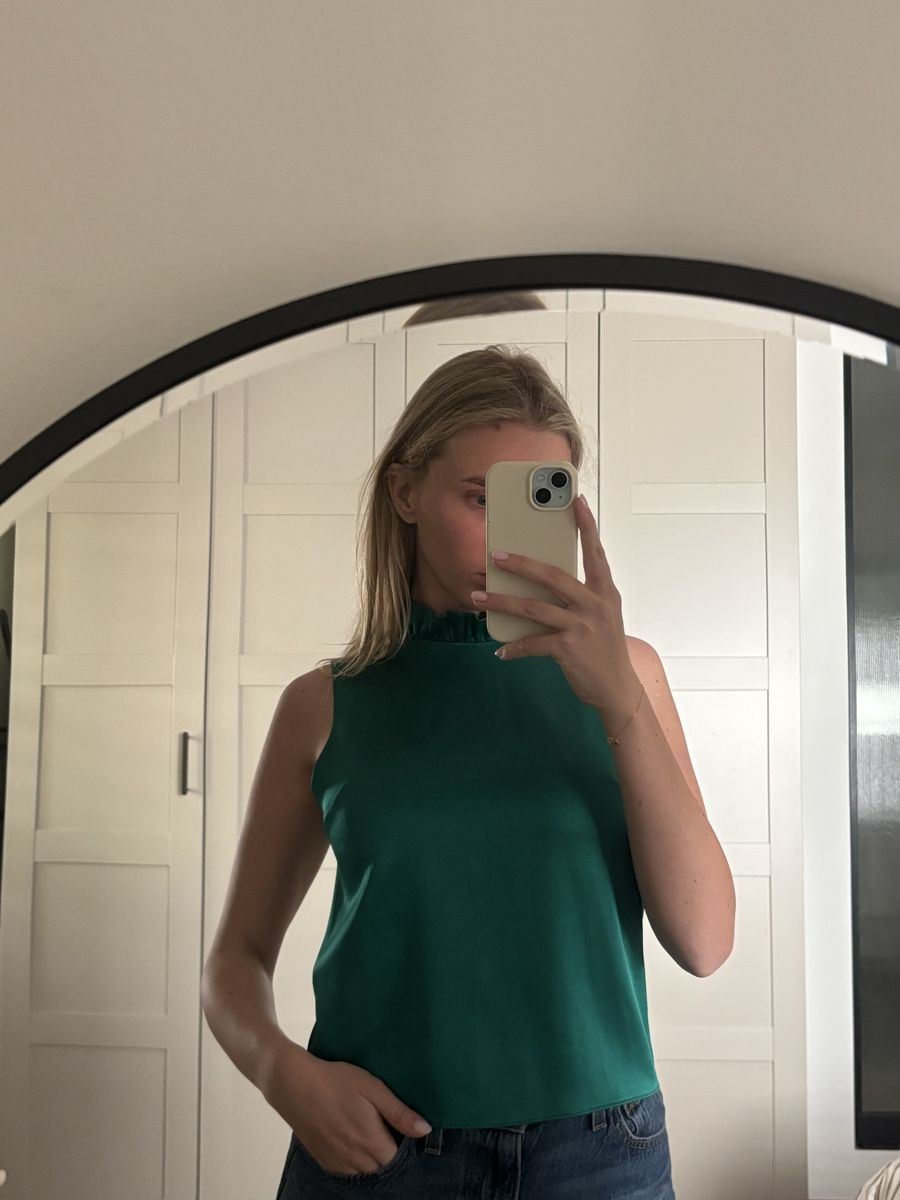 Top: Alice + Olivia Satin Top  – Usato da Zürich venduto da Summy97