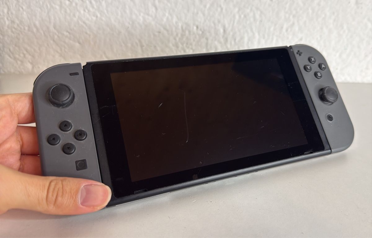 Nintendo Konsolen: Nintendo Switch Console - with complete accessories 🎮 – Gebraucht aus Ehrendingen von bubulence 2