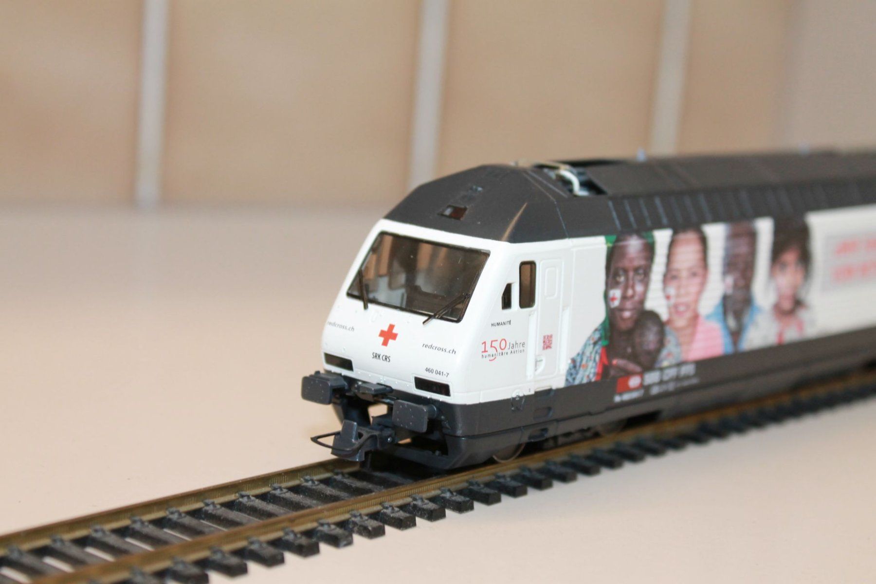 Roco Modellini di ferrovie: Re460 " Rotes Kreuz " – Usato da Birmensdorf ZH venduto da Buhwil18 2