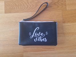 Neu Carpisa Love Vibes - Wristlet Clutch