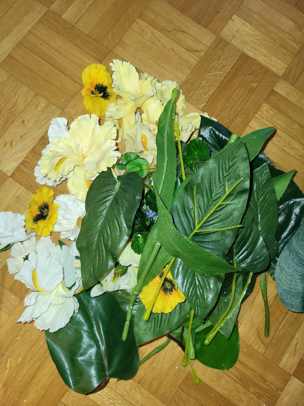 Tutte le decorazioni: TOP!! Grosses Set Kunstblumen/ Kunstpflanzen/Seidenblumen – Difettoso da Aarau venduto da Unikumlis_ArtBrut 7
