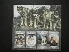 2014 S.Tome Lobos Wölfe  Block  **   (A972)
