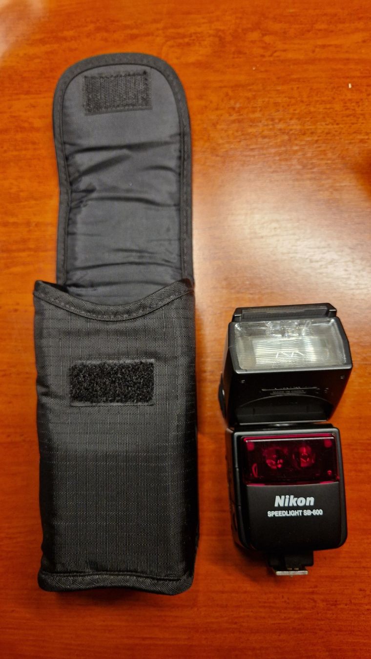 Nikon Flash: NIKON Speedlight SB-600 Blitzgerät – Usato da Nunningen venduto da Gian951 1