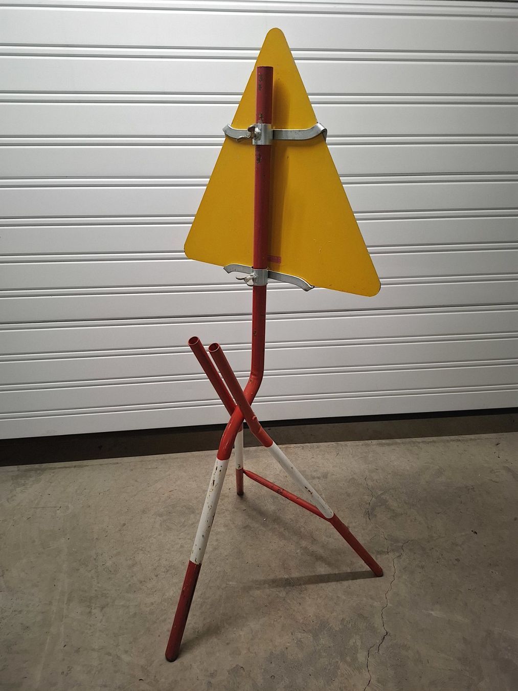 Insegne: BAUSTELLENSCHILD (REFLEKTIEREND / MIT STÄNDER - TOP – Usato da Lyss venduto da KALEO 1