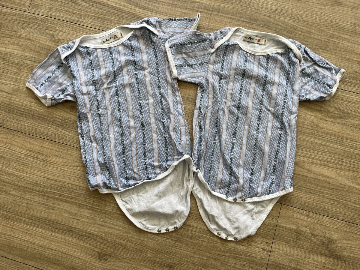 Kleiderpakete & -sets: Zwei Edelweissbodys, Grösse 2 Jahre – Gebraucht aus Sursee von Leg_Kibru