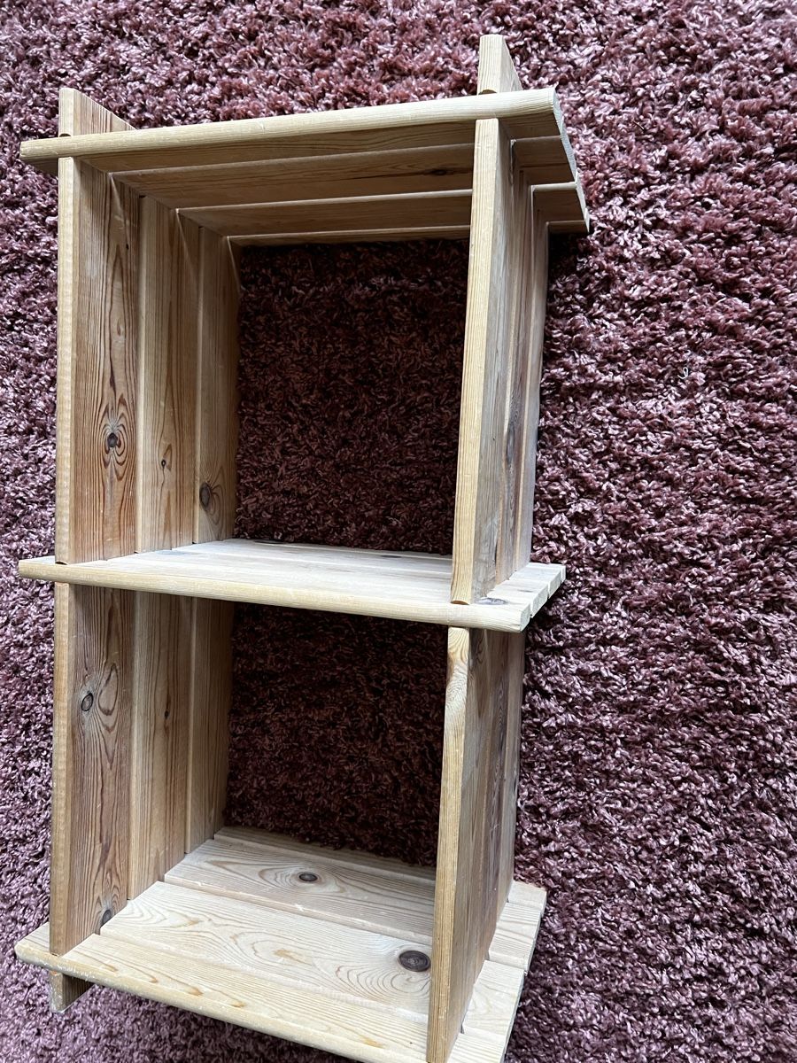 Étagères: Holzregal, 2 Fächer – D'occasion à Gockhausen par MariusWeber 1