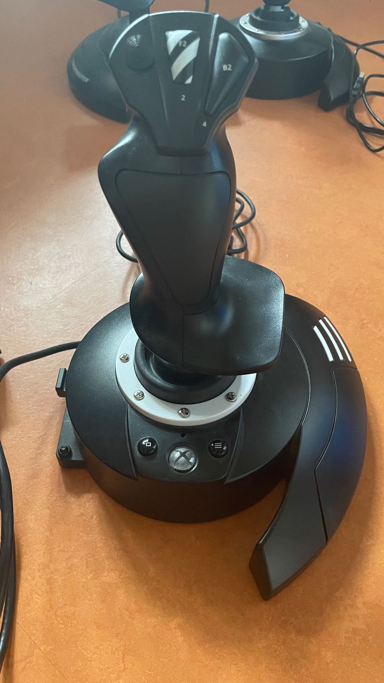 Thrustmaster Controller: Thrismaster Joystick – Usato da Zofingen venduto da goalgetter 1