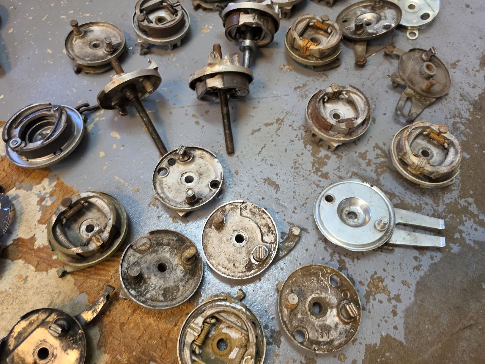 Ciclomotori: Diverse Ankerplatten Mofa/Töffli ab 1fr! – Usato da Lenggenwil venduto da Opc_Power 8