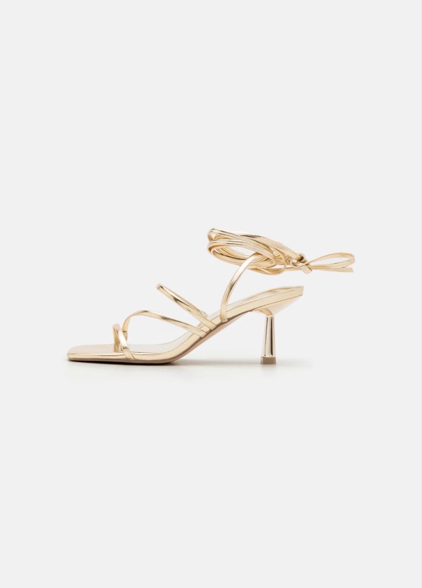Scarpe da donna: Riemensandalette gold – Nuovo e nell'imballaggio originale da Frauenfeld venduto da hannamaria29 2