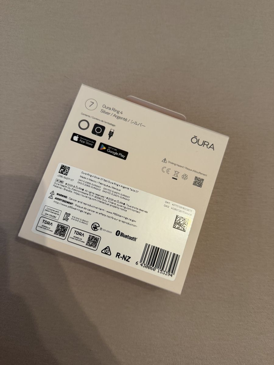 Oura Anelli: Oura Ring 4 Silber Grösse 7 Neu & Originalverpackt – Nuovo e nell'imballaggio originale da St. Gallen venduto da Xbylucas 1
