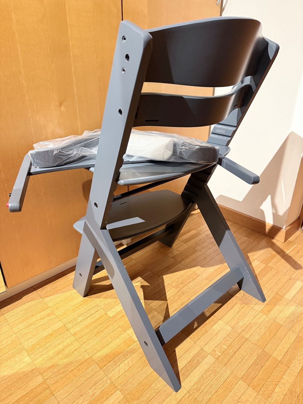 Kinderkraft Seggioloni: Tripp Trapp Kinderhochstuhl, Grau, mit Babyset & Tray – Nuovo (secondo la descrizione) da Baden venduto da JellyMonster 7