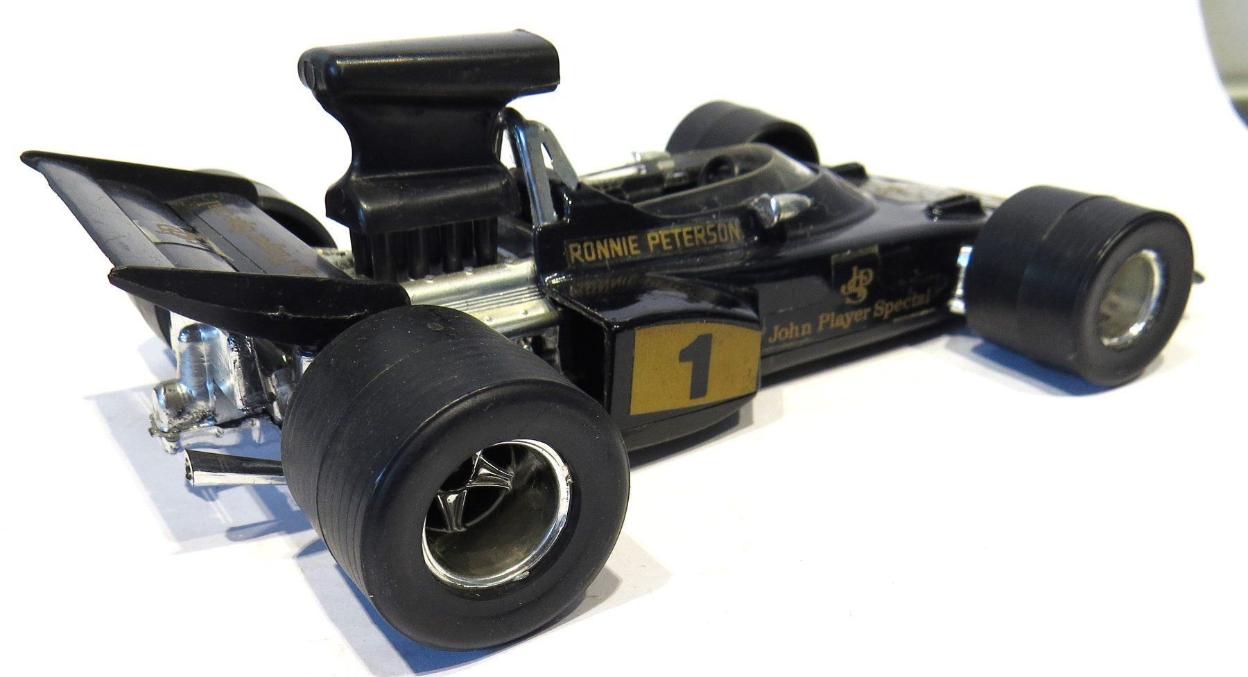 Polistil Modellautos: 1:25 JPS Lotus von Polistil – Gebraucht aus Ettingen von Burago 1