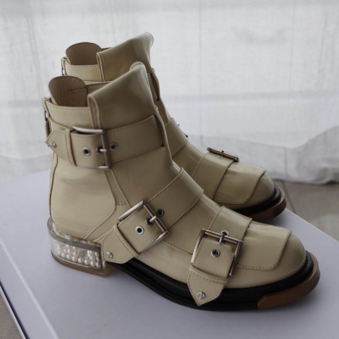 Alexander Mcqueen Scarpe da donna: Alexander McQueen boots – Usato da Cham venduto da dadadel