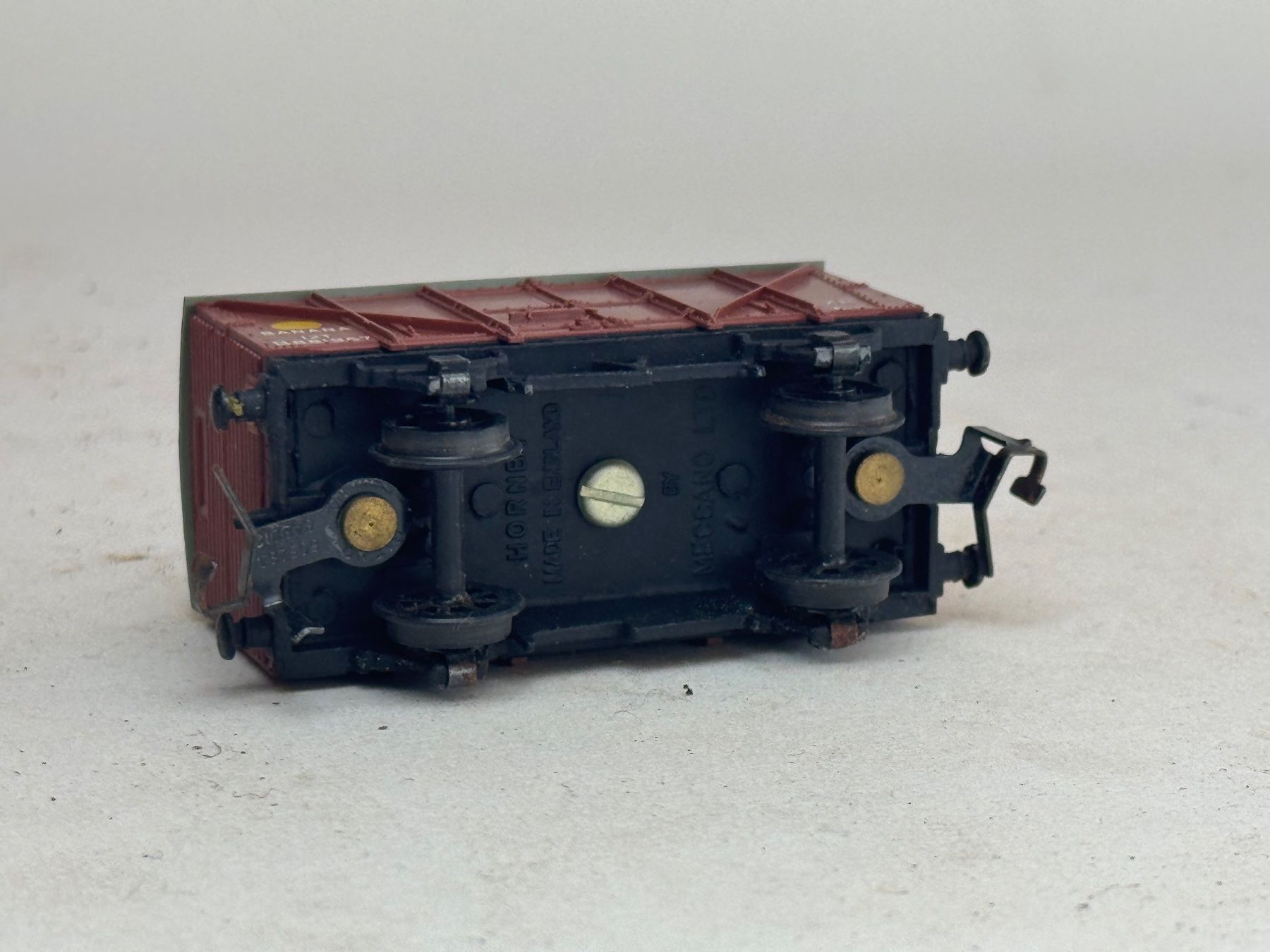 Hornby Modellini di ferrovie: VE1- Hornby gedeckter Wagon braun – Usato da Elm venduto da Wikmtz 2