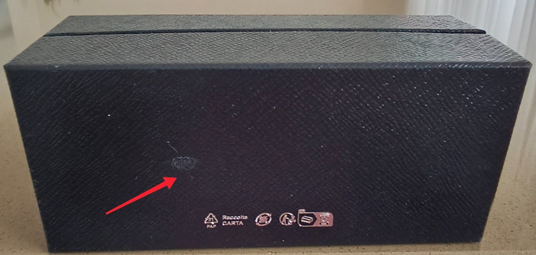 Prada Altro in  Abbigliamento & Accessori: Kleine schwarze Prada Box, strukturierte Optik – Usato da Zürich venduto da Tanteemma369 6
