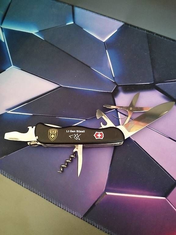 Accessoires: Coltello esercito Svizzero  – D'occasion à Giubiasco par Bjiorn 1