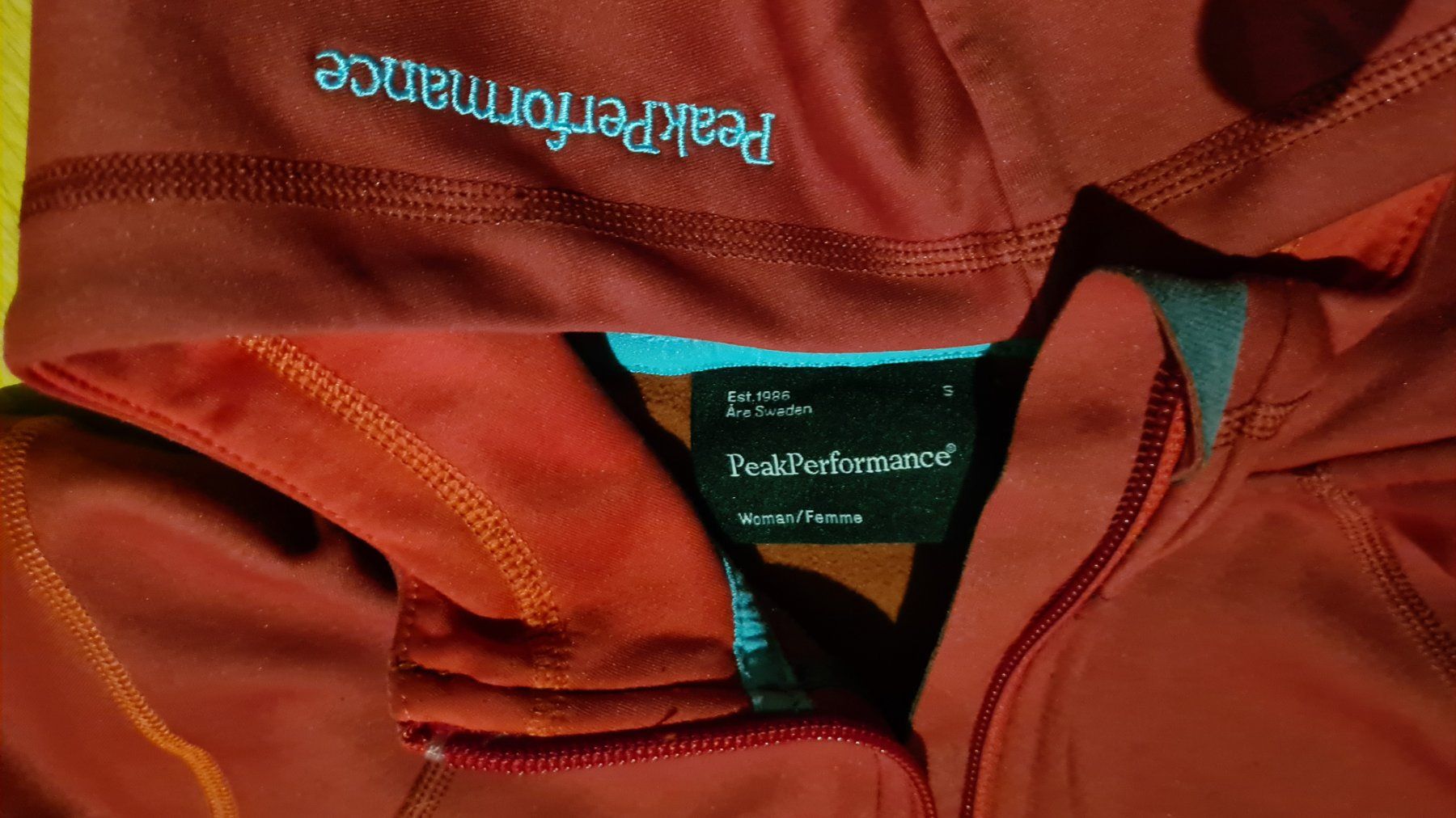 Peak Performance Giacche: Peak Performance Outdoor Midlayer Softshell Jacke/ Women S – Usato da Winterthur venduto da stufaphi 3