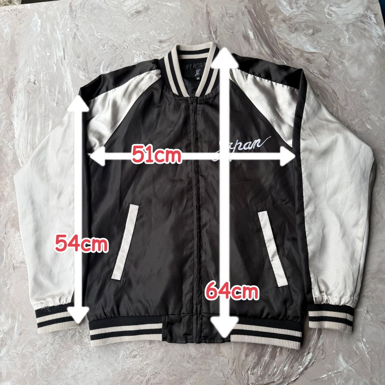 Giacche: Veste Zippé Japonaise Graphique – Usato da Thônex venduto da Suisse.Shopping 9