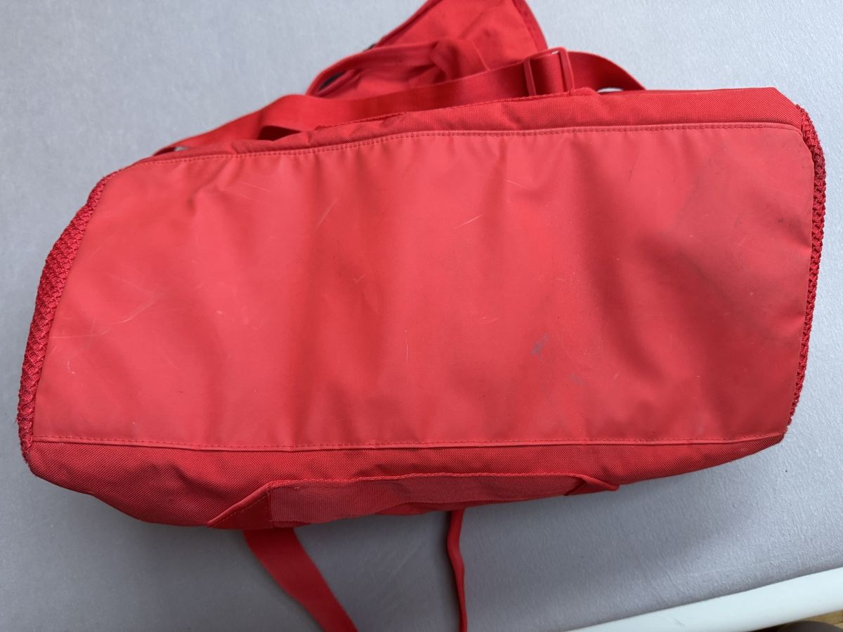Adidas Borse: Sac de sport Adidas rouge – Usato da Auvernier venduto da big_7srg 2