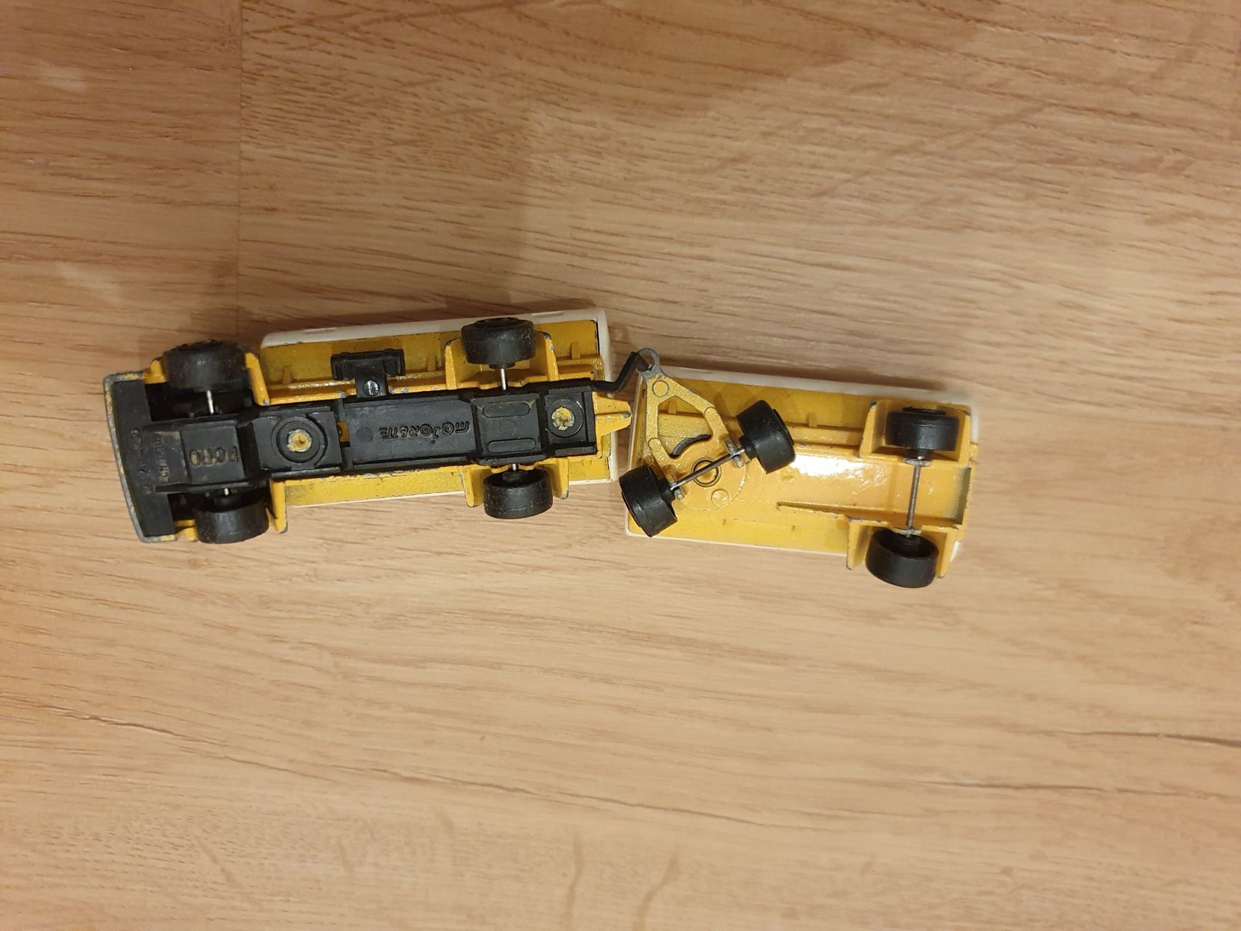 Shell Modellautos: Modellauto: Shell Tanklaster it Ahänger – Gebraucht aus Heinrichswil von frankie19860 4
