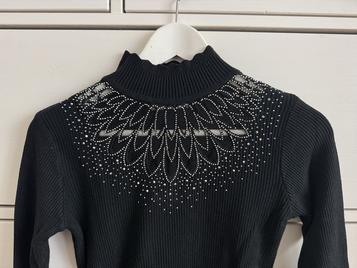 Pulls & Sweat-shirts: Schwarzer Damen Stehkragenpullover mit Strass Gr. S/M – D'occasion à Schlieren par itsquality 2