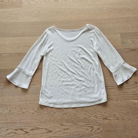 Offwhite-Bluse mit Trompetenärmeln zum Schnäppchen-Preis