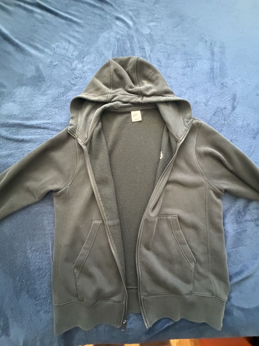 Nike Jacken: Nike Kapuzenpullover grau Grösse S guter Zustand!!! – Gebraucht aus Ibach von Kindheit_SZ 3