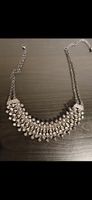 Collier Damen Silberfarben mit Steinen modisch Zustand gut