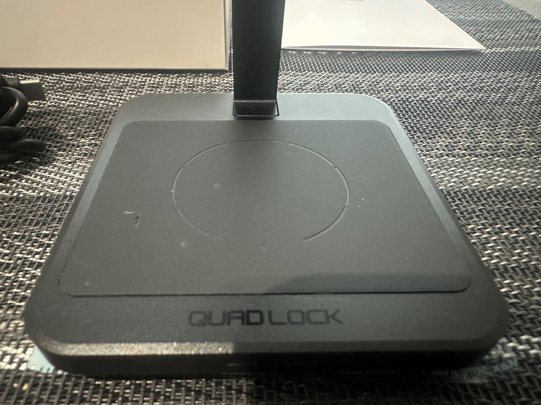Quad Lock Caricabatterie: Quad Lock Dual Desktop Charger – Usato da Gossau (ZH) venduto da DSCapeta 1