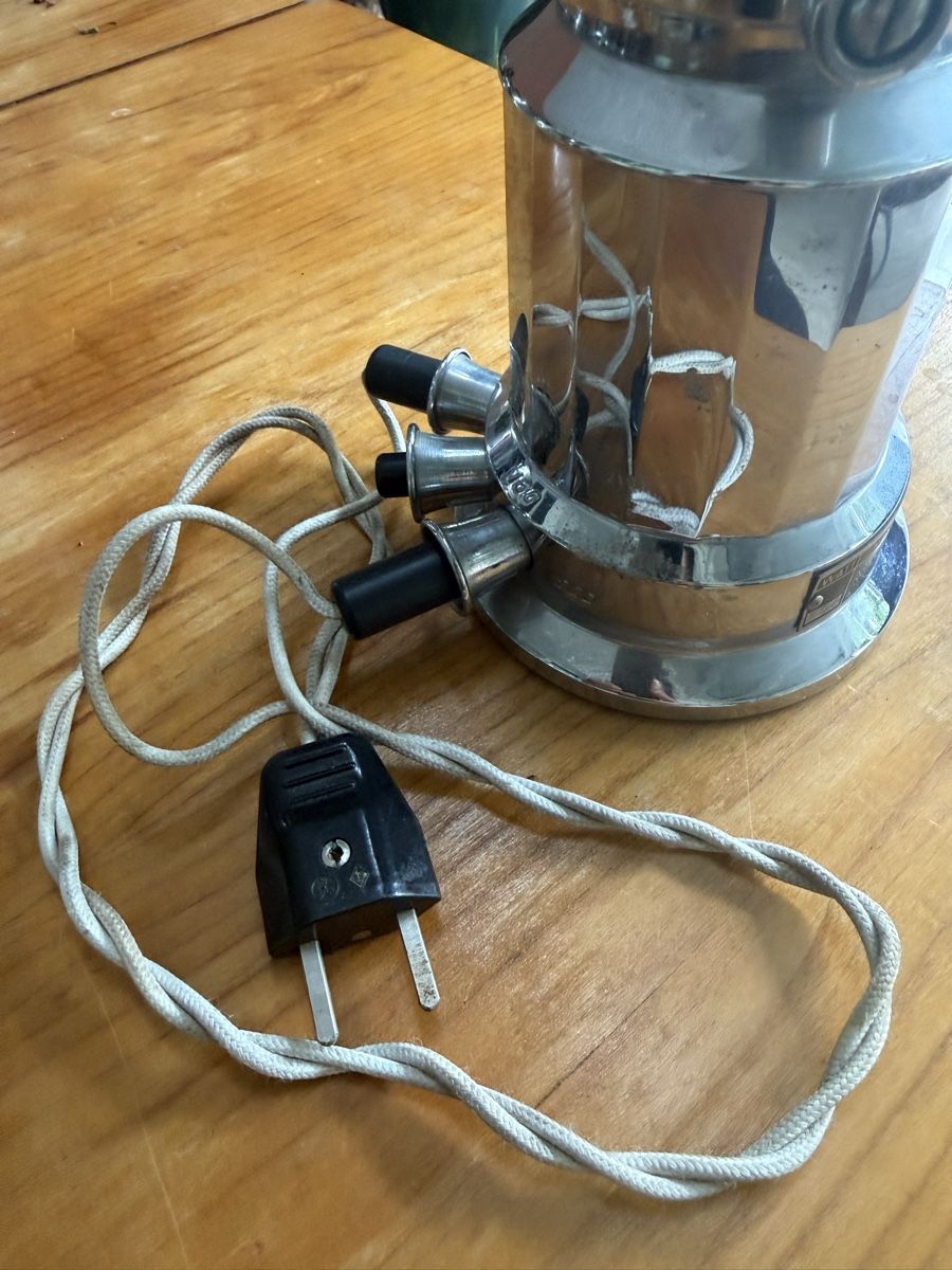 Macchine per caffè & Macchine per espresso: Machine a café ancienne  – Usato da Vésenaz venduto da NORA1325 1