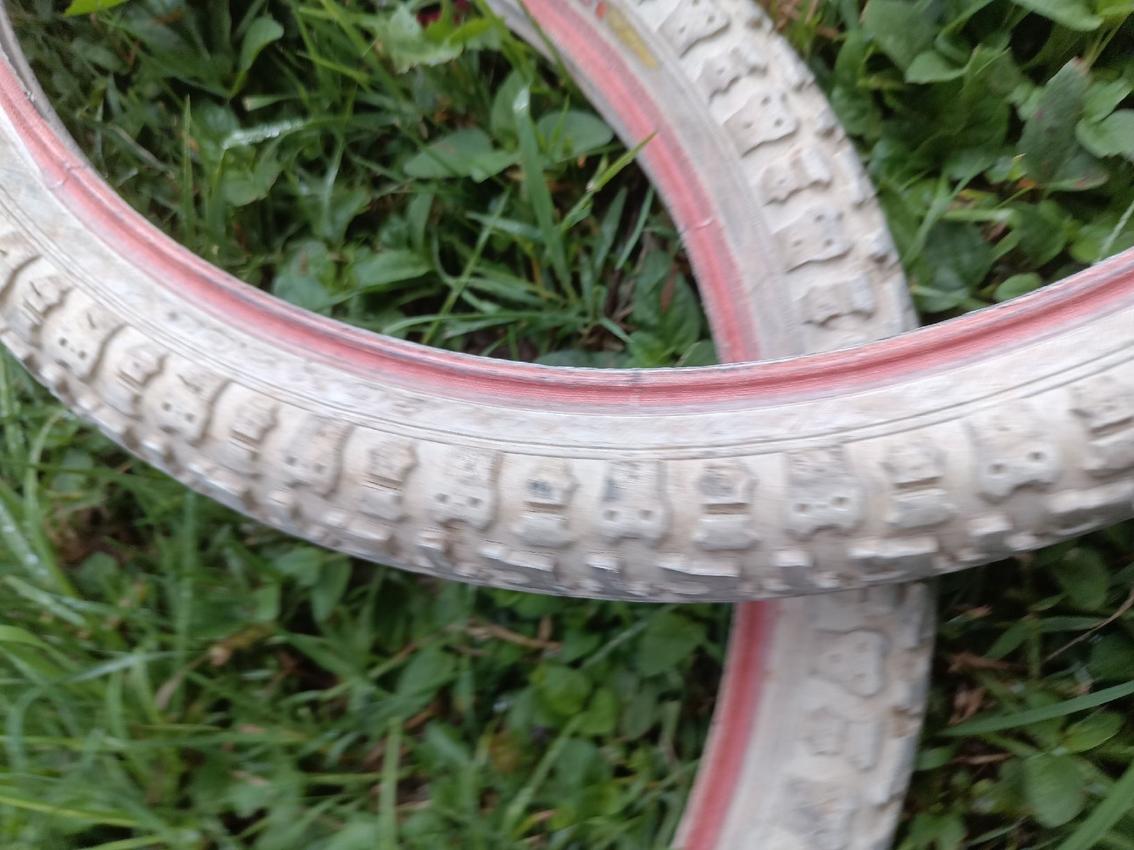 GT Ersatzteile: GT BMX freestyle old school tires – Gebraucht aus Wädenswil von Mistamovie72