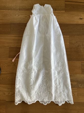 Taufkleid weiss mit Spitze wie neu 