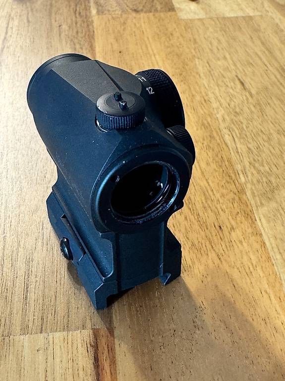 Aimpoint Obiettivi: Reddot Aimpoint Micro T-1 2 MOA inkl. Riser für Pica. – Usato da Spiez venduto da ramones8073 3