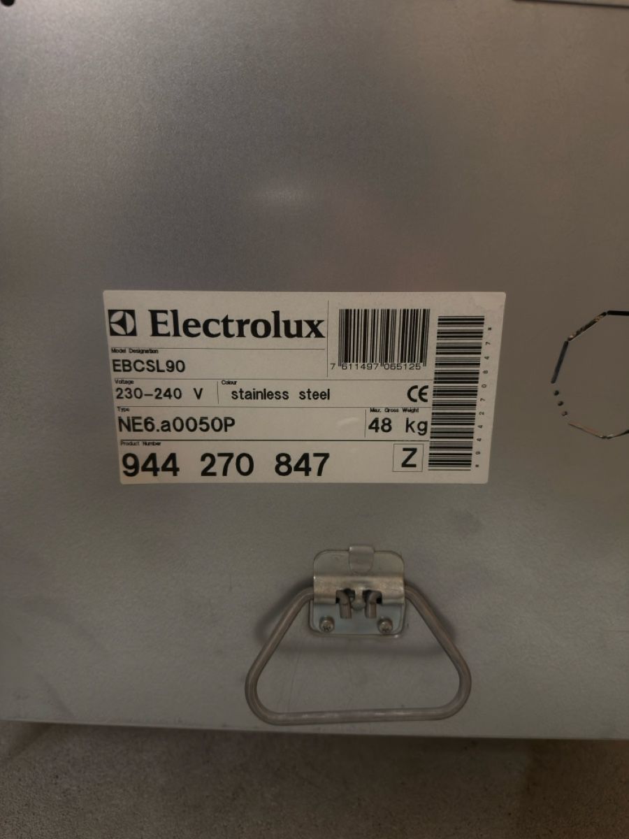 Electrolux Forni: Electrolux EBCSL90 Einbau-Kompaktbackofen mit Mikrowelle & G – Usato da Eschenbach LU venduto da sirjethro 2