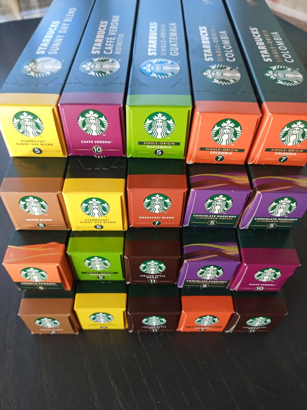 Cibi & Specialità: Starbucks Kaffe Kapseln 20 Packung Mix Sortiment  – Nuovo e nell'imballaggio originale da Winterthur venduto da mal_k2wv
