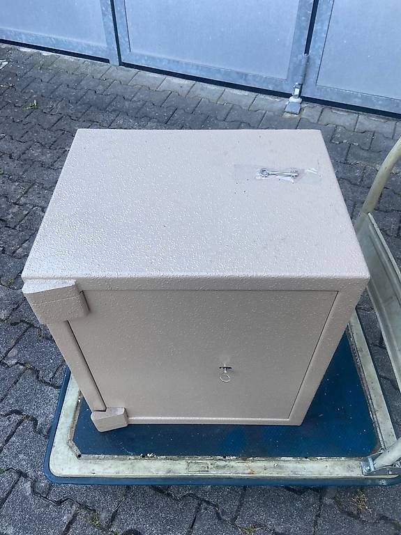 Casseforti: Tresor mit 2 Schlüssel – Usato da Rümikon AG venduto da Rollershop 3