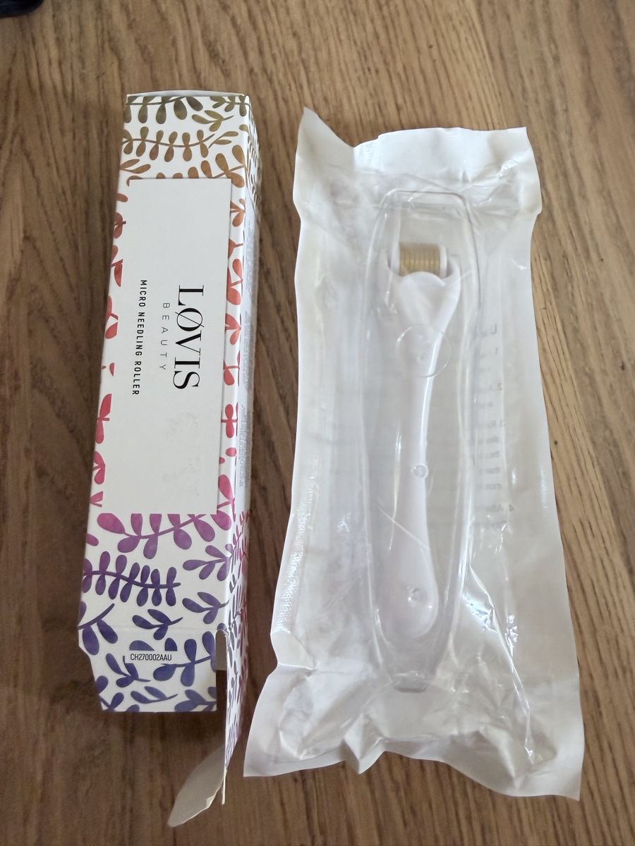 Cura del viso: Rouleau de Micro Needling LOVIS NEUF – Nuovo e nell'imballaggio originale da Courgevaux venduto da auxtrouvailles 1