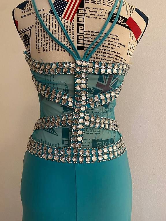 Robes: Abendkleid – D'occasion à aarau par Blejonline78 2