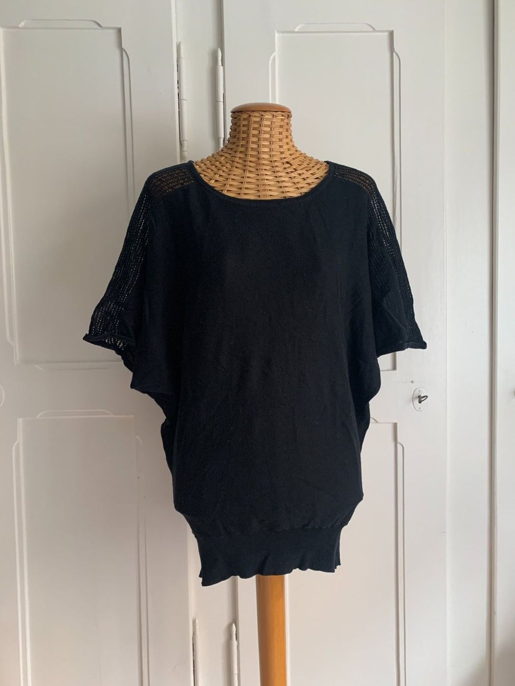 H&M T-shirts: Oberteil schwarz oversized - 34 – D'occasion à Zürich par Diazaio