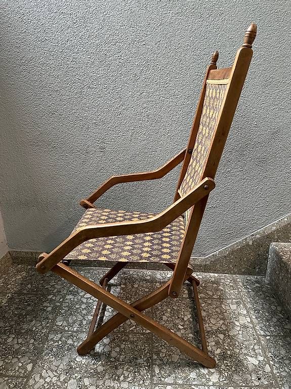 Chaises: 2 antike Holz-Klappstühle mit Stoffbezug – D'occasion à Zürich par voll-l 3