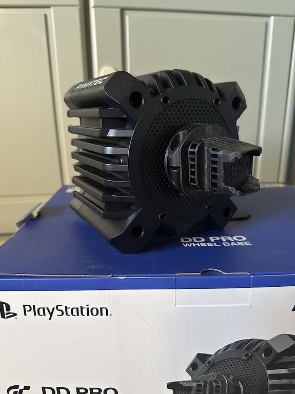 Fanatec Console: Fanatec DD Pro Wheel Base 8nm Porsche Lenkrad Pedale – Nuovo (secondo la descrizione) da Sigriswil venduto da nic_q2sc 3