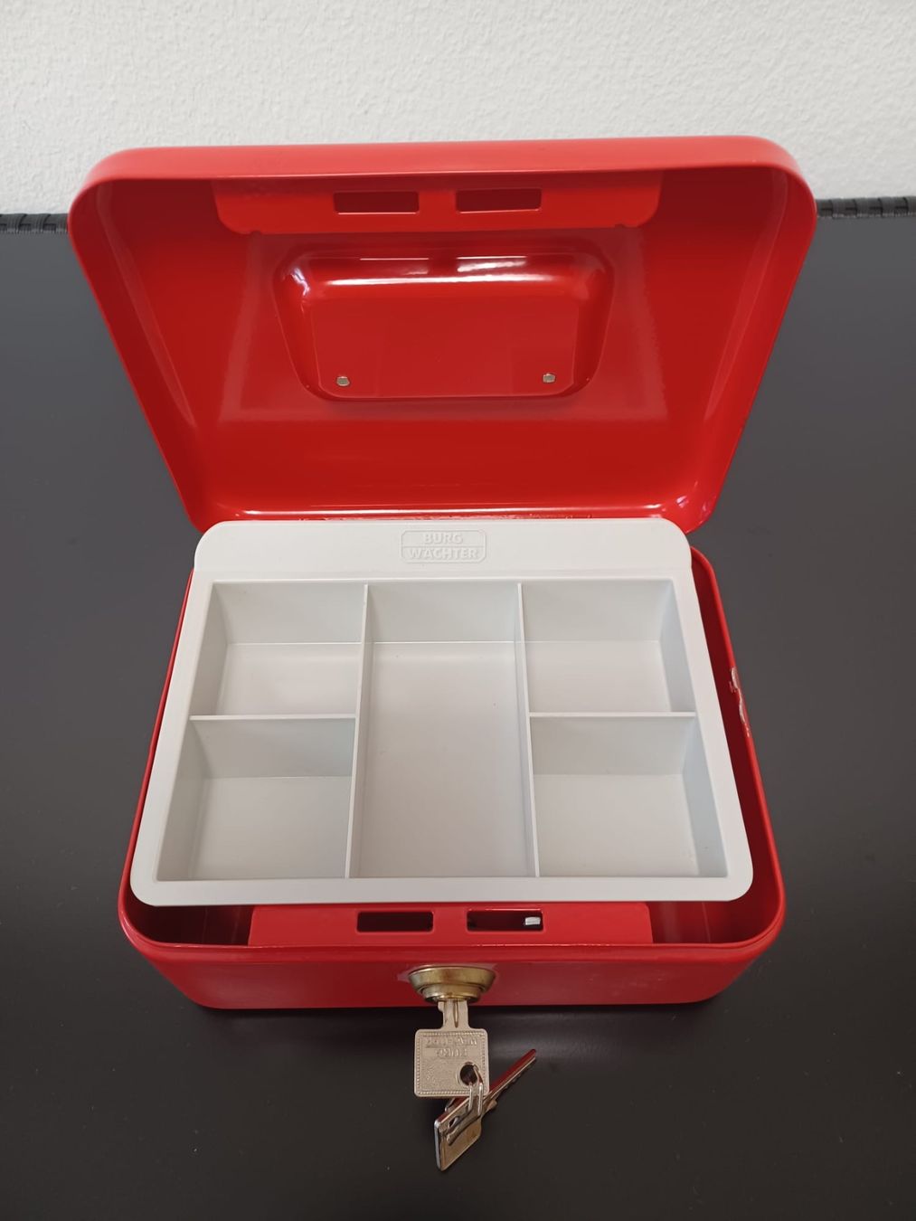 Kompaktkassetten: Geldkassette, neuwertig – Gebraucht aus Zürich von haf_pv7d 1