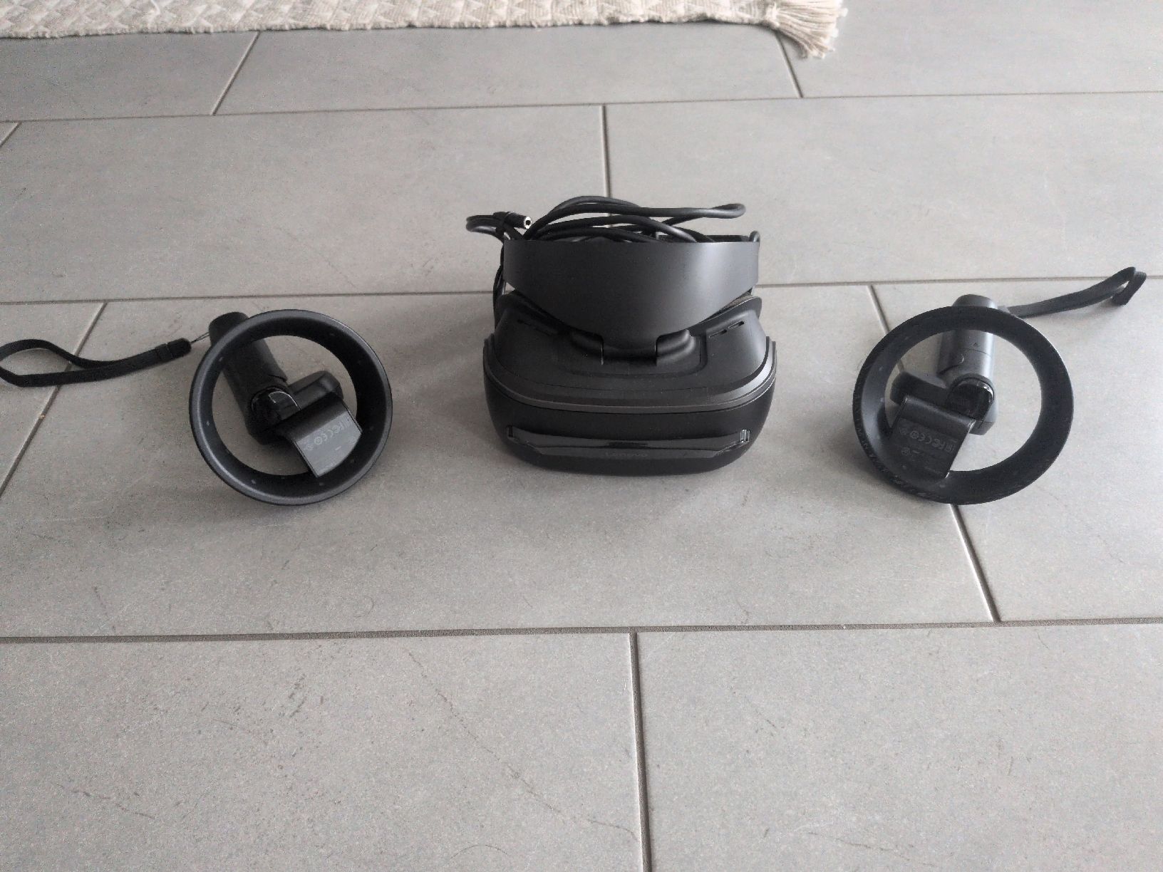 Lenovo Casco VR: Lenovo explorer with motion Controllers – Usato da Seengen venduto da rom_z2gc 1