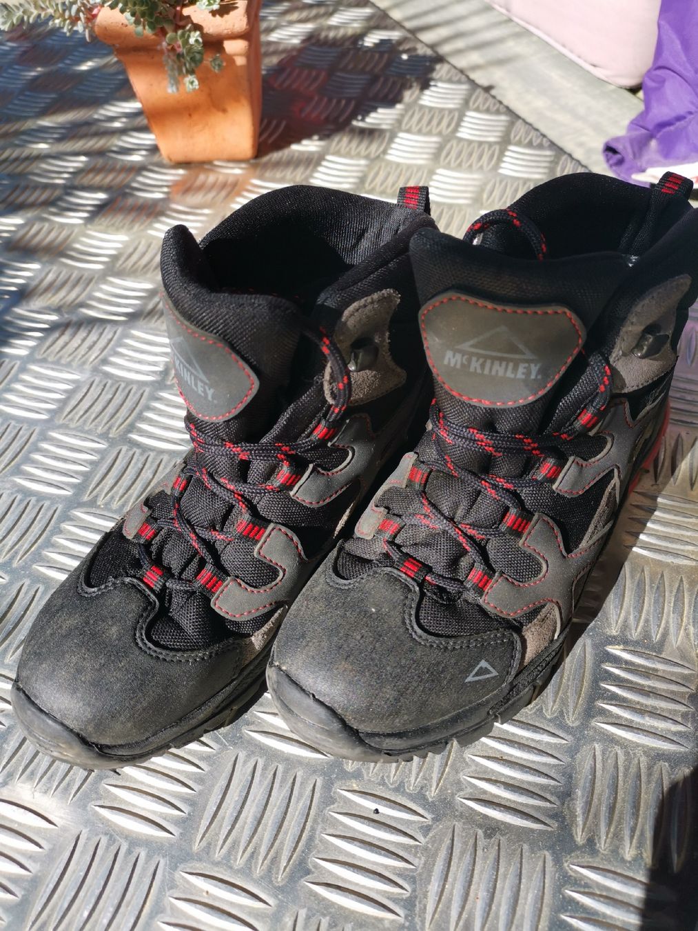 Mckinley Scarpe da uomo: Kinderschuh 36 Wanderschuhe – Usato da Lanzenhäusern venduto da Gimli72
